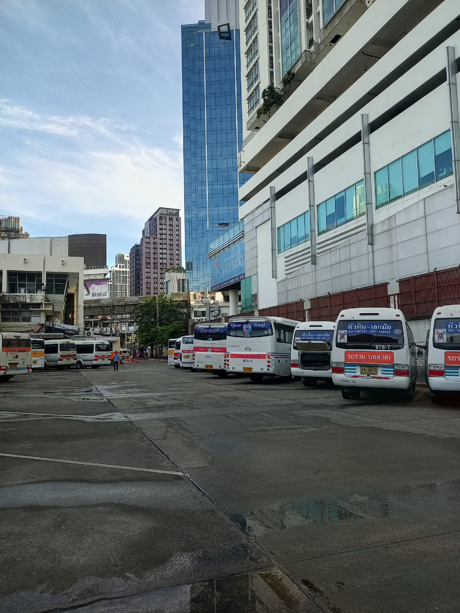 Сам вокзал выглядит так