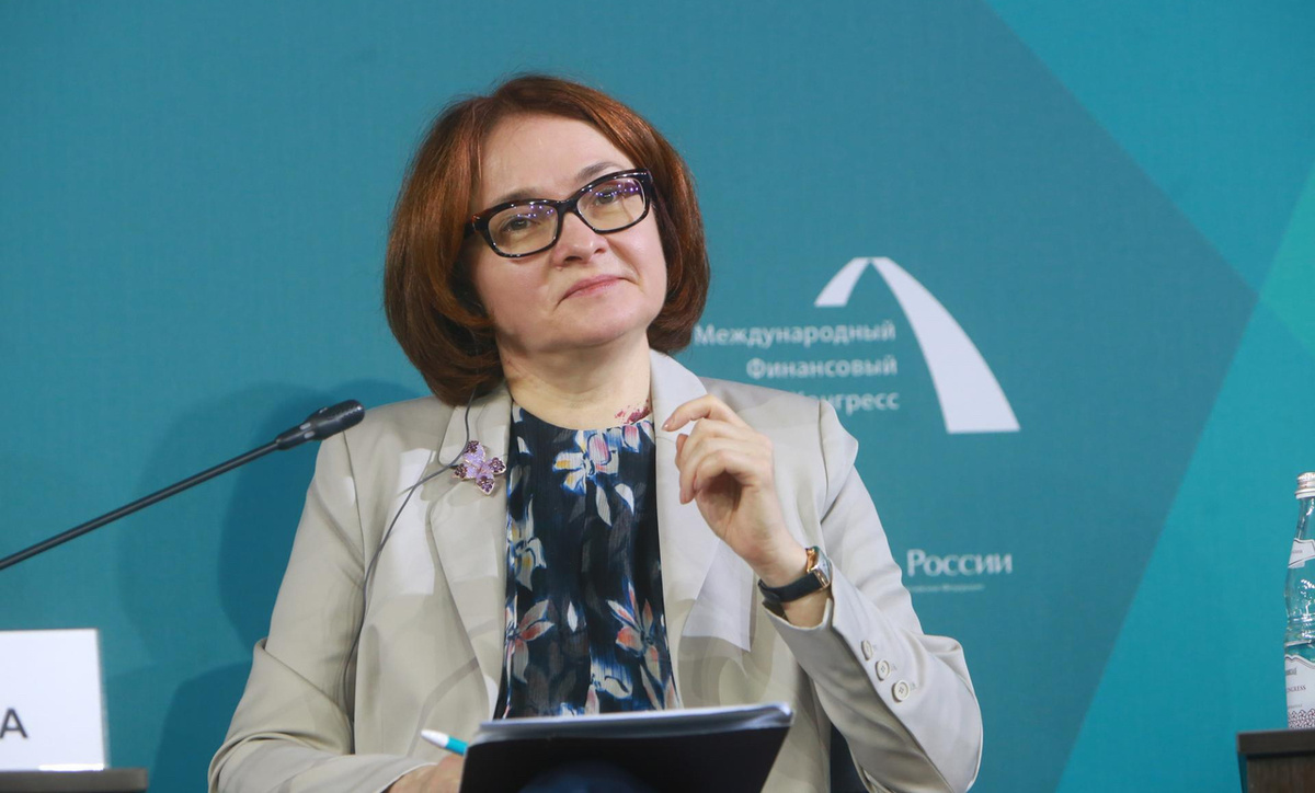 Почему банки ужесточают правила внесения наличных?