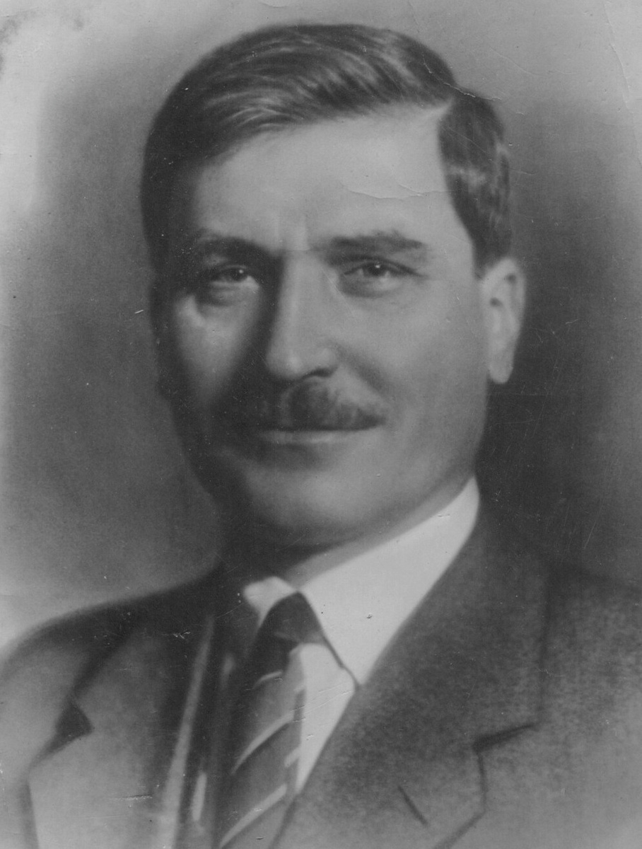 Вла́с Я́ковлевич Чуба́рь