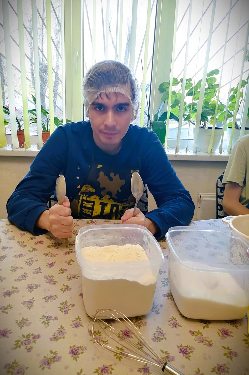 Вот он, молодой кулинар. Фото автора 