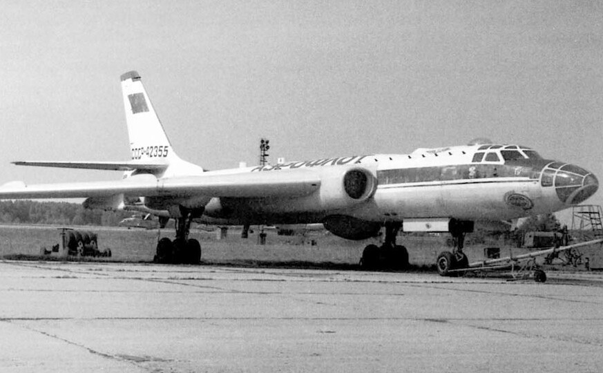 Ядерные бомбардировщики в штатском: зачем СССР создавал уникальные Ту-16 "Циклон"