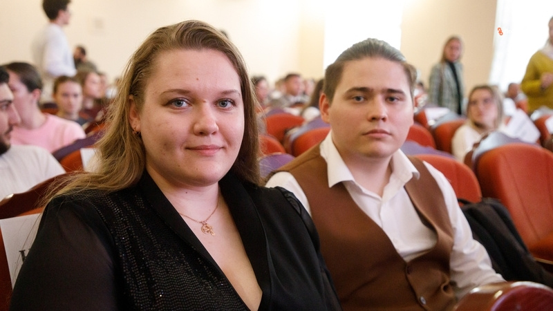    Семья Агеевых, которые получили сертификат Фото: Дмитрий Ахмадуллин / / ИА «Победа26»