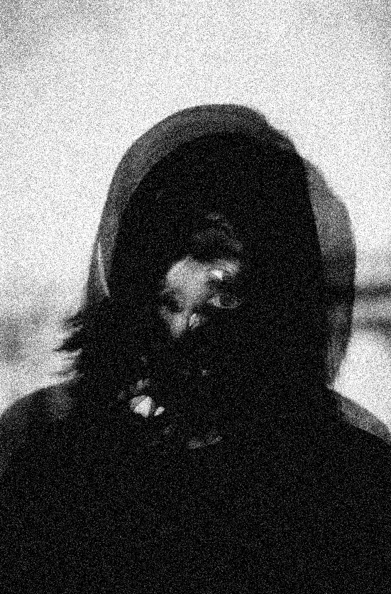 "Так вы глядит "пораженный" человек через плёнку обычного фотоаппарата."