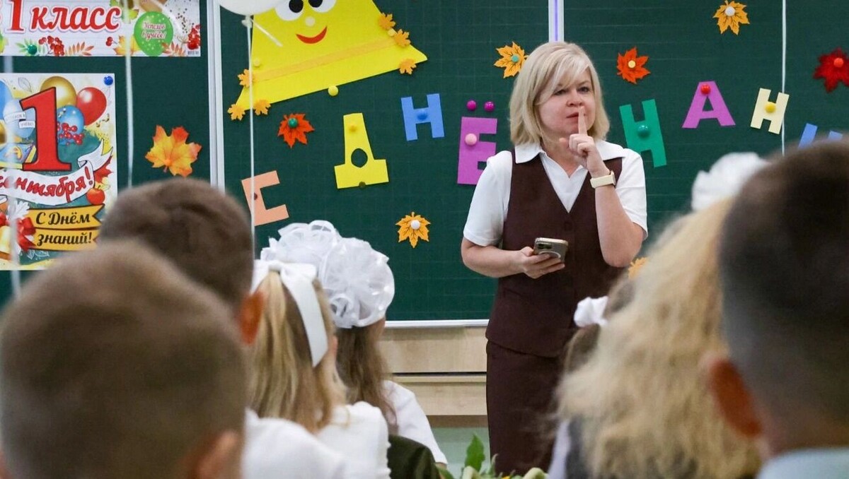 Секвестры бюджетов в регионах начинаются с учителей. Фото: Кирилл Кухмарь/ТАСС, newizv.ru