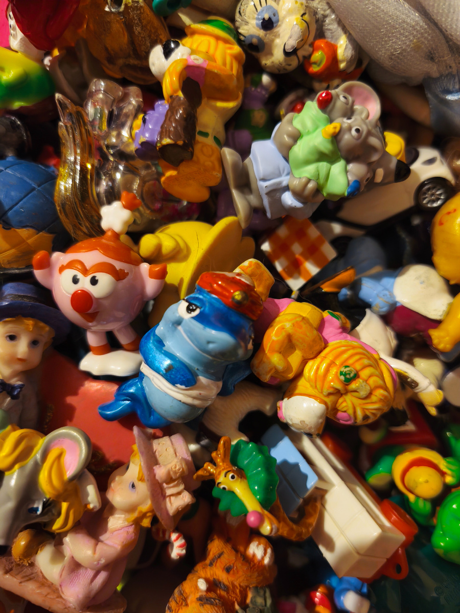 Акулы, бегемоты, львы и лягушки. Все "сливки" тех коллекций до сих по бережно хранятся и ждут своего звёздного часа.