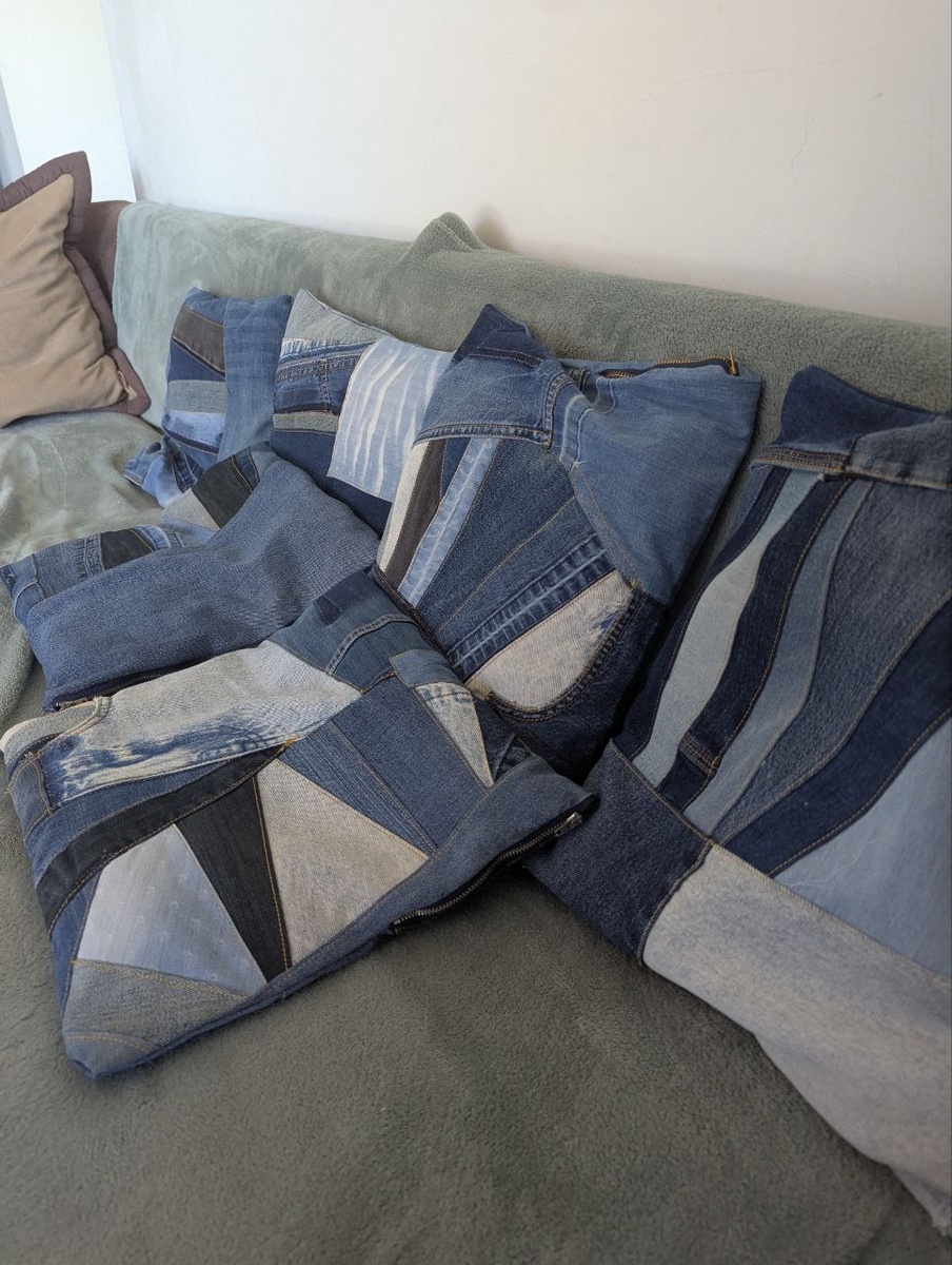 Подушки пэчворк полностью из реюз материалов