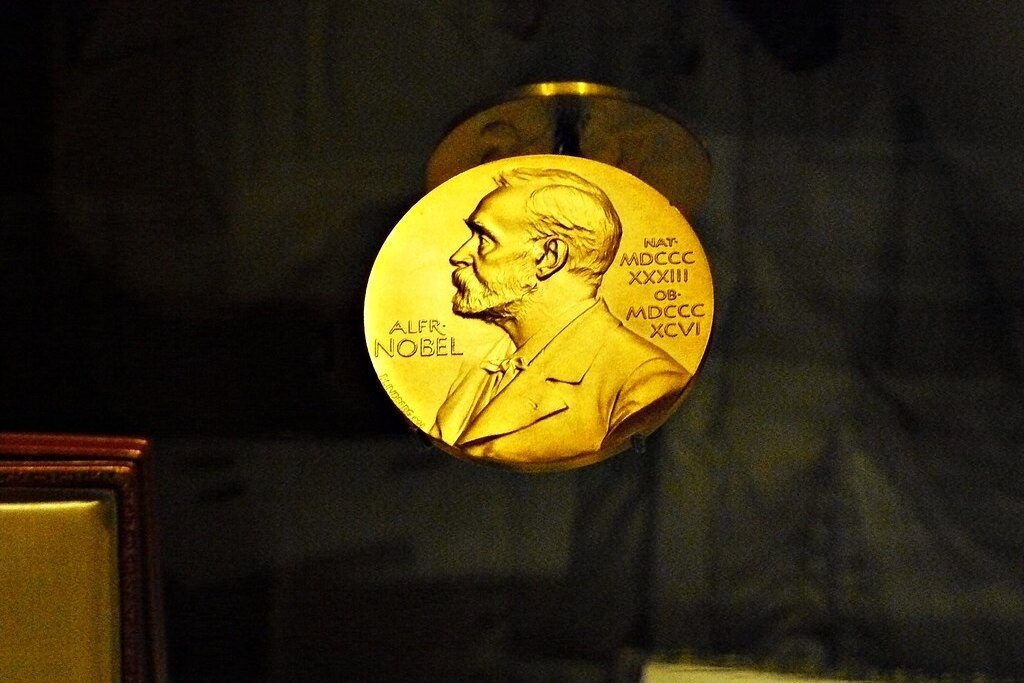     Обделенная наука: почему не существует Нобелевской премии по математике?