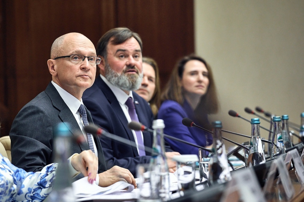    На заседании Наблюдательного совета Сергей Кириенко рассказал о рекордах конкурса. / Фото: пресс-служба конкурса "Это у нас семейное"