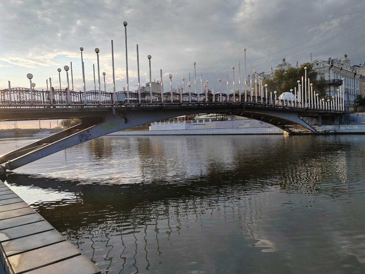 Мост влюблённых (старое название Бражский). Фото С. Бекмурзаевой. 2025 г.