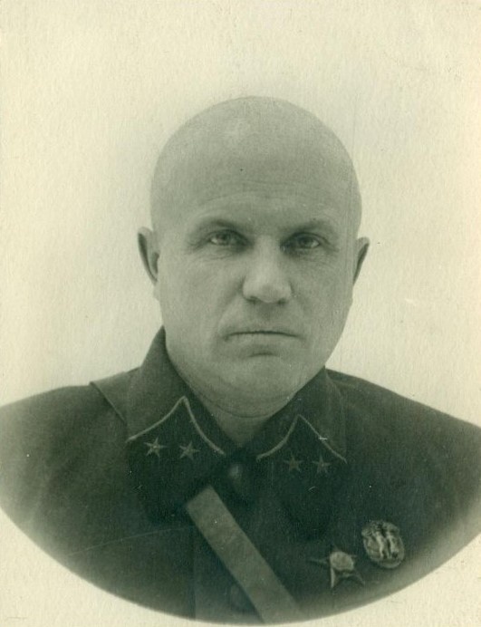 Командир 13-го кавалерийского корпуса 2-й УдА Волховского фронта генерал-майор Н. И. Гусев. 1941—1942. Новгородский государственный объединенный музей-заповедник.