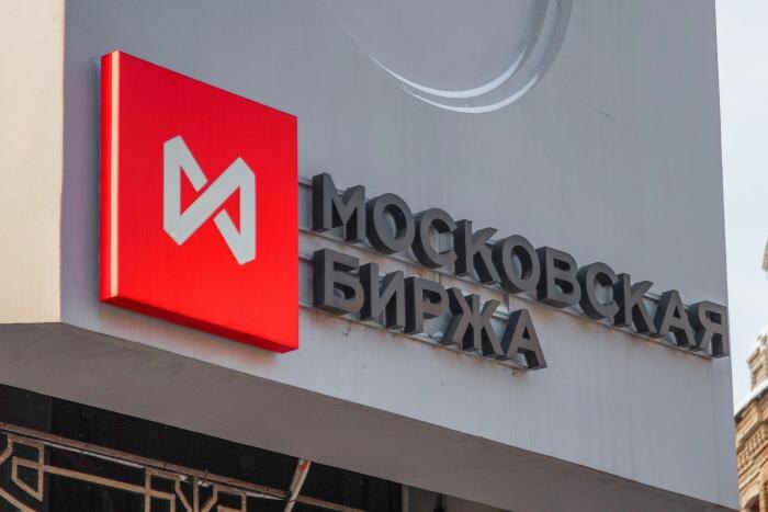 Обложка © Shutterstock / FOTODOM / Stanley Kalvan