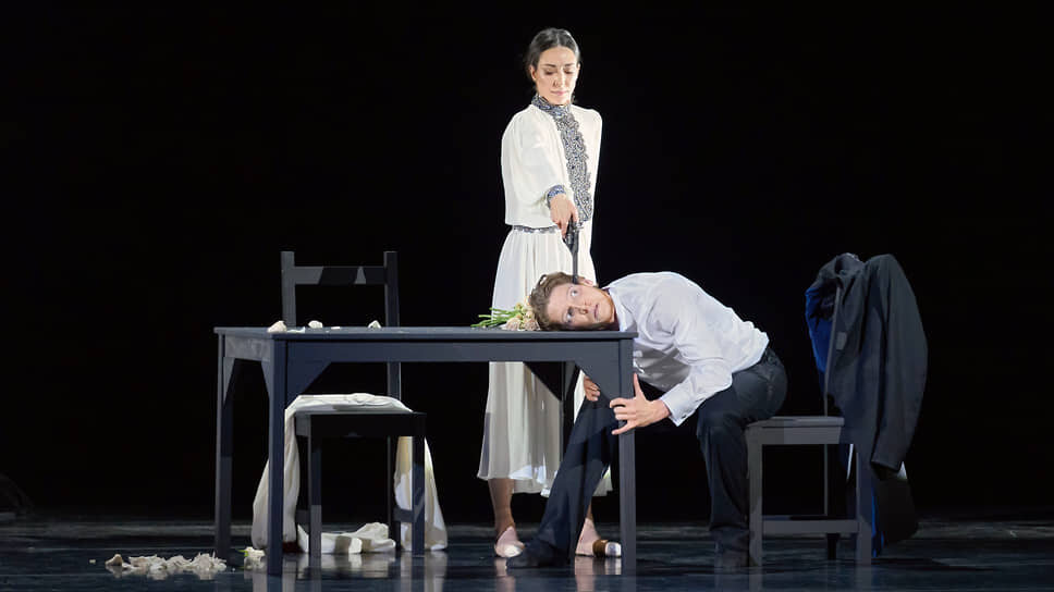 В балете «Кроткая» пантомимная сцена с пистолетом отнюдь не самая напряженная.📷Фото: Марк Олич