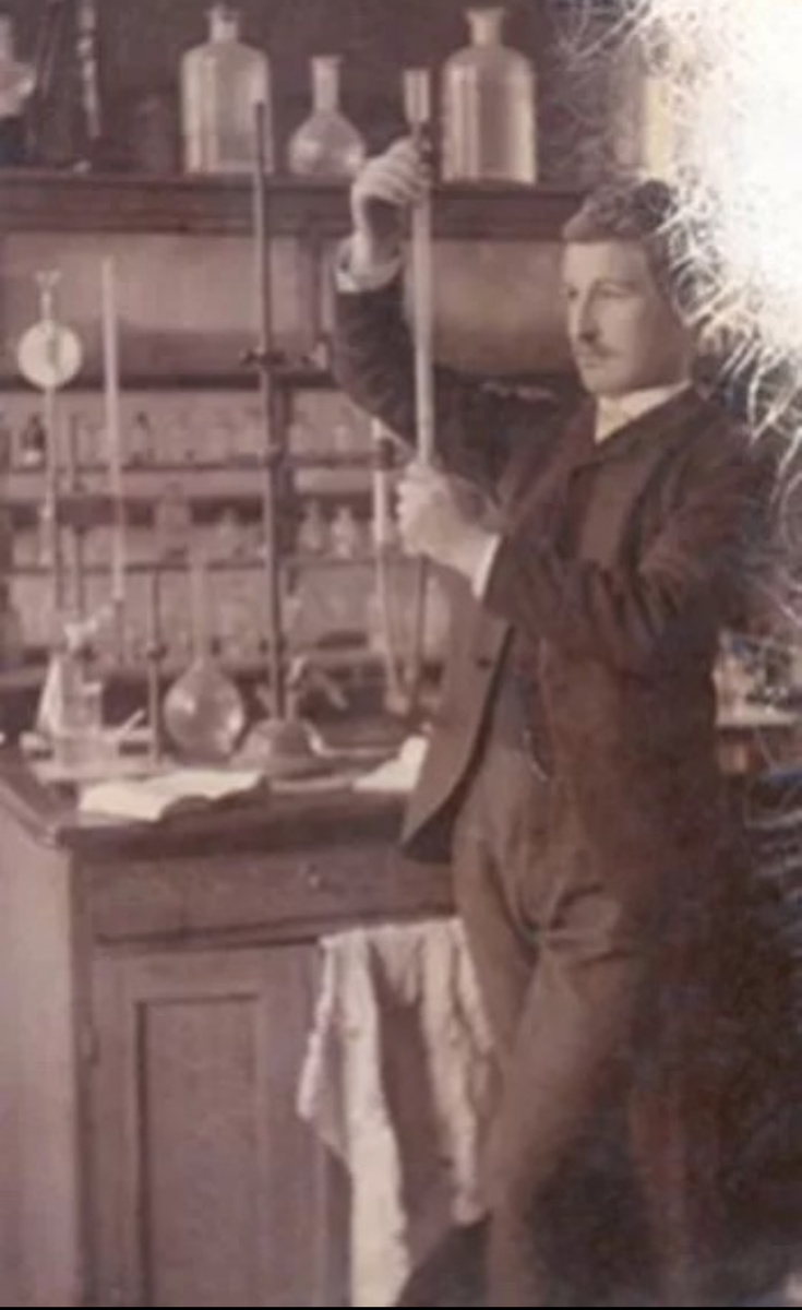 Альфред Нобель — человек противоречий: изобретатель динамита, который завещал свое состояние для премий мира и науки. Его жизнь — урок о том, как можно переосмыслить свое наследие.