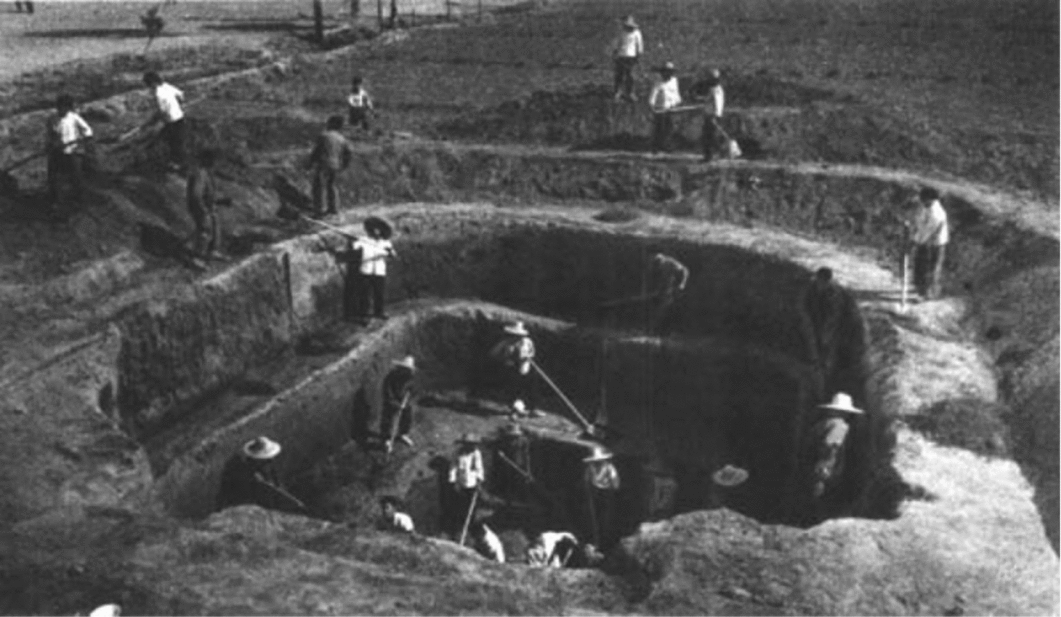 Раскопки гробницы Фу Хао в 1976 году