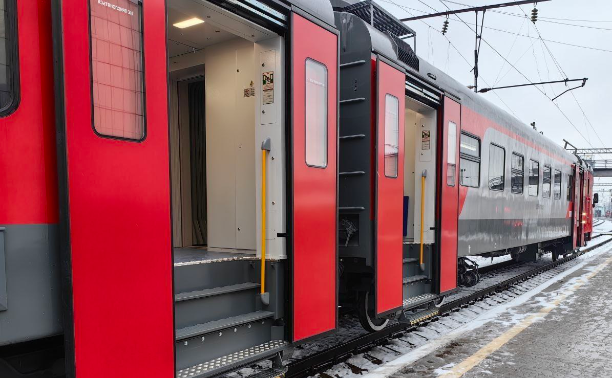 Новый электропоезд ЭП3Д-0144