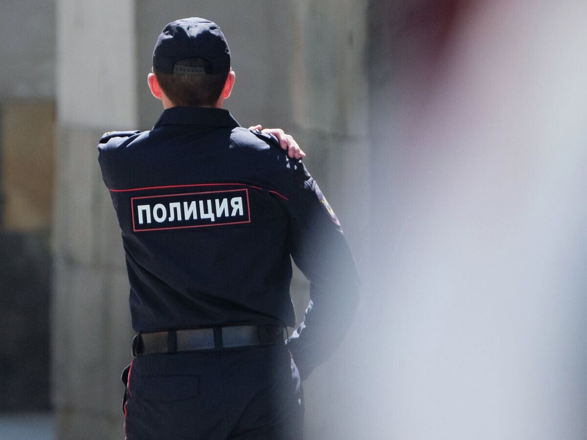   Сотрудник полиции© РИА Новости / Наталья Селиверстова
