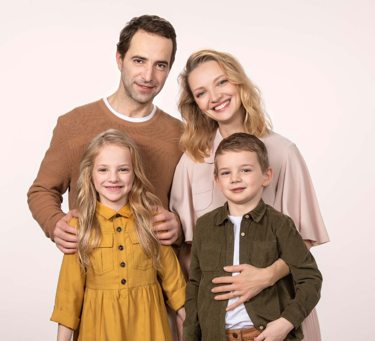 Илья Любимов и Екатерина Вилкова с детьми