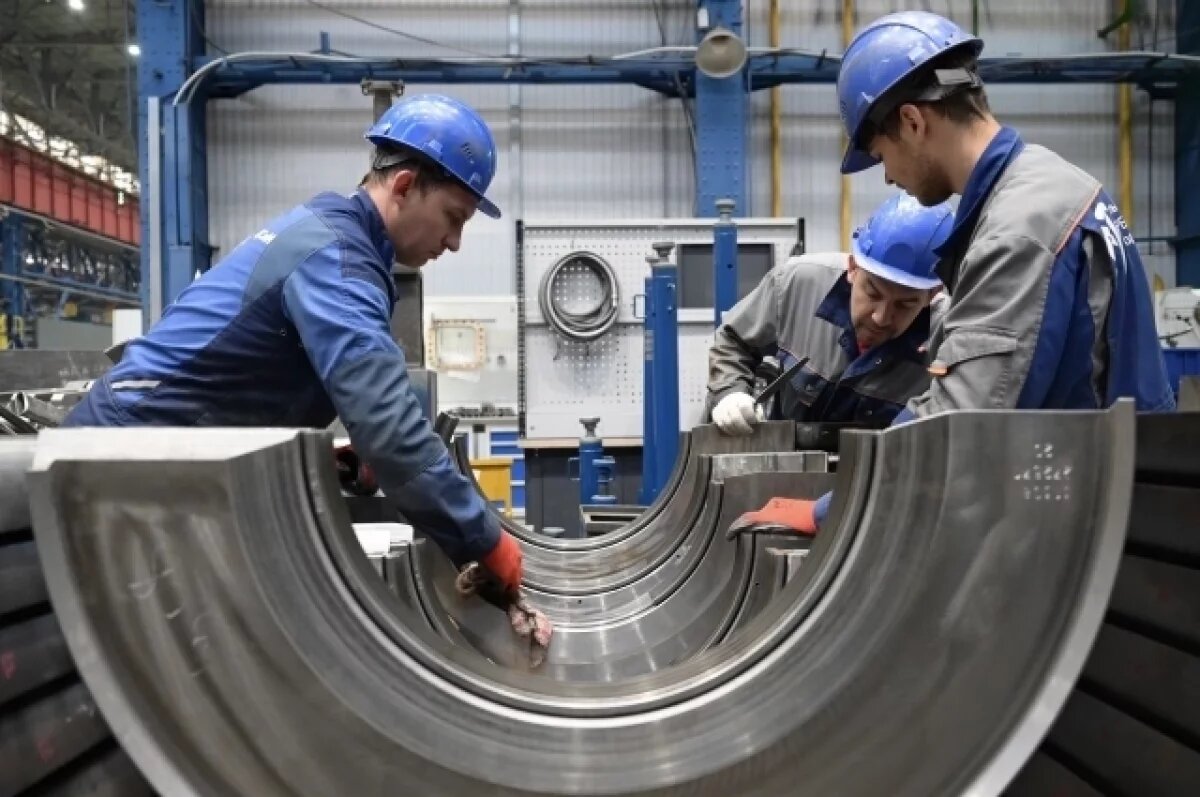    Профсоюзное движение в Свердловской области объединяет около 500 тысяч человек.