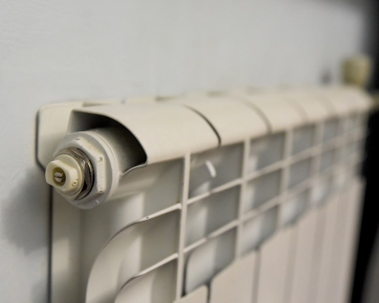     В Курске на улице Сумской возобновили подачу отопления и горячей воды