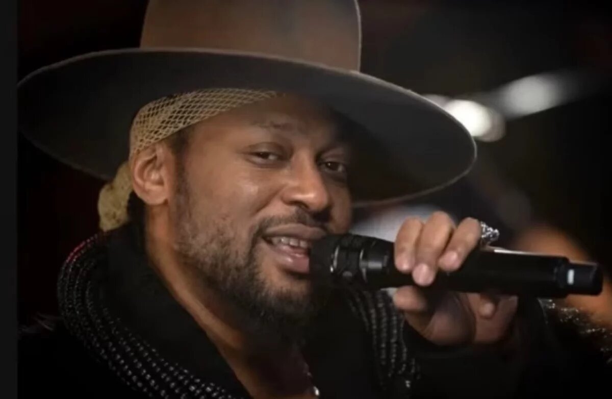    R&B-певец Ди Энджело скончался после продолжительной борьбы с раком