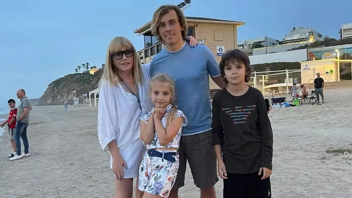    ПУГАЧЁВА И ГАЛКИН*, ПРИХВАТИВ ДЕТЕЙ, СБЕЖАЛИ В "СПОКОЙНЫЙ" ИЗРАИЛЬ. ФОТО: СОЦСЕТИ