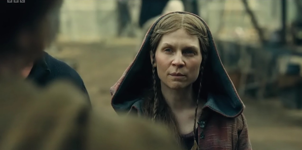 Матильда, как всегда со странным выражением лица