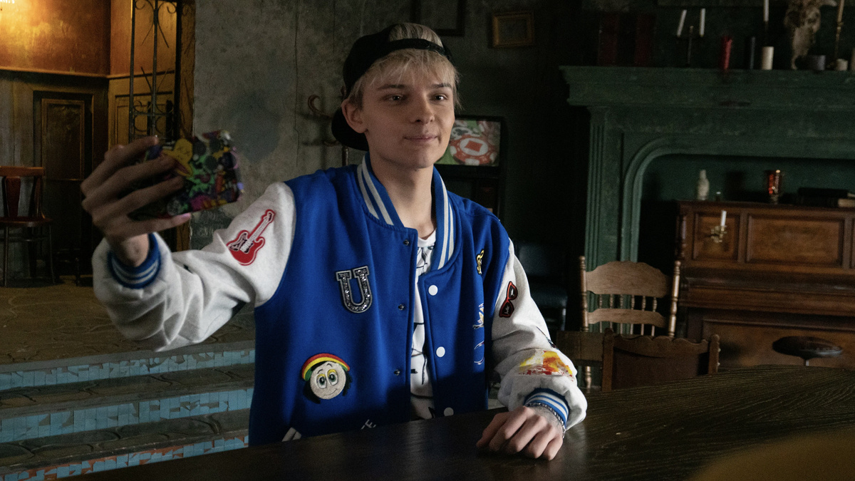 Кадр из сериала "Бар Один звонок"