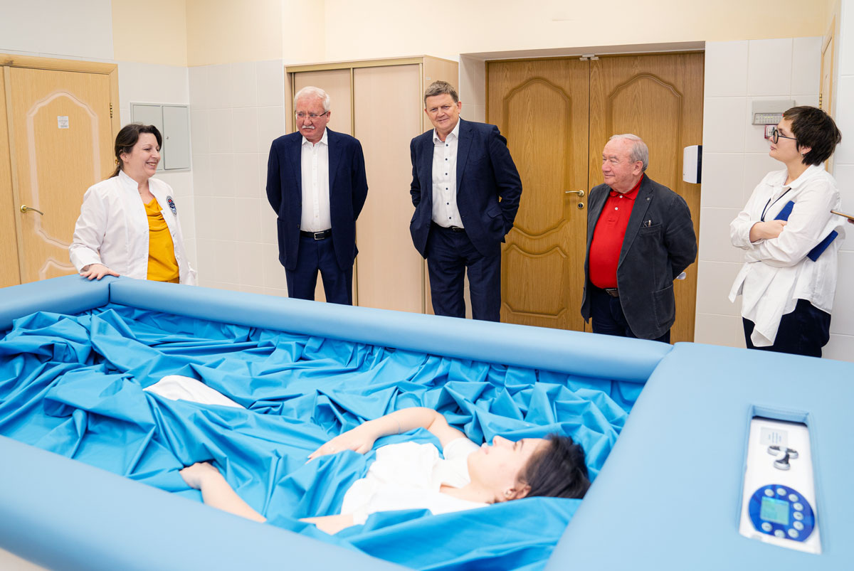 Глава Космической Нации Асгардия Игорь Ашурбейли посетил Институт медико-биологических проблем РАН и осмотрел испытания по методике сухой иммерсии. Декабрь 2023 года