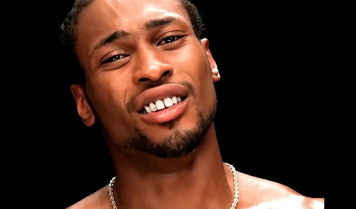    Ди Энджело. Фото: кадр из клипа Untitled