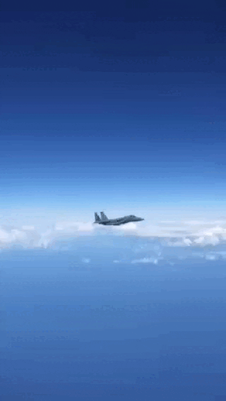    Манёвр "ОТОШШШШЕЛ!". Кадры с Telegram-канала Fighterbomber