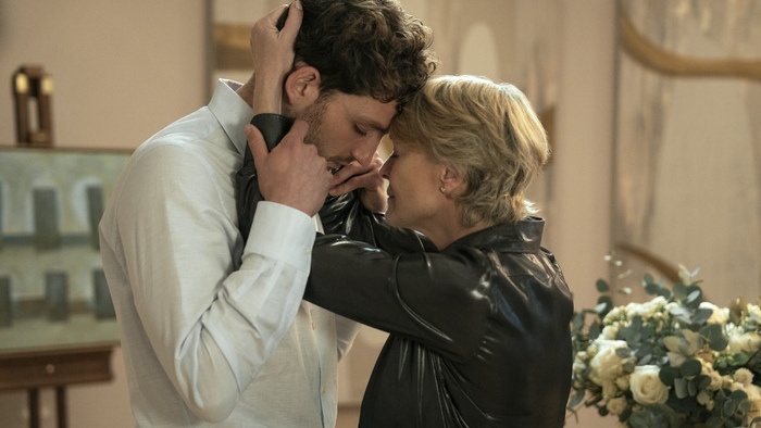 Кадр из мини-сериала «Девушка моего сына», 2025 год, режиссеры Робин Райт, Андреа Харкин