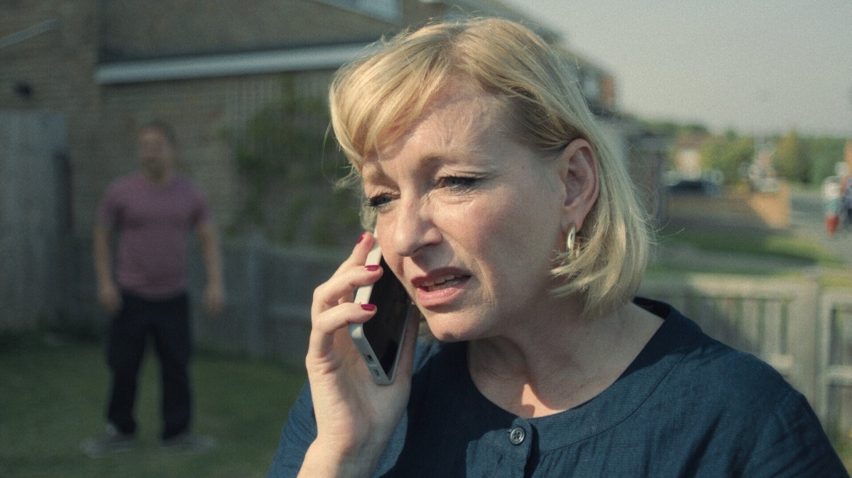 Кадр из мини-сериала «Переходный возраст», 2025 год, режиссер Фил Барантини