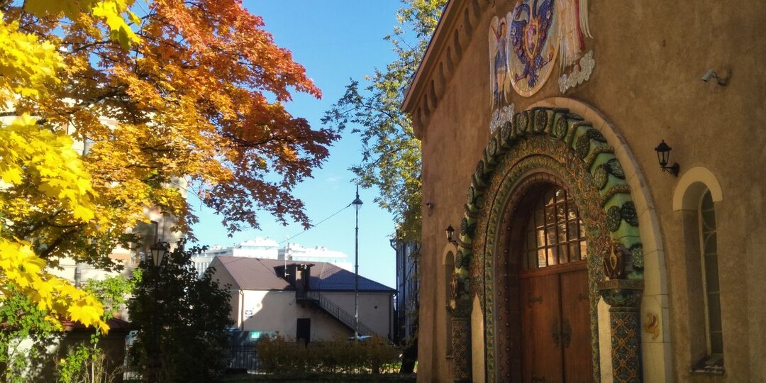 Чудо на Аптекарском острове: библиотека с майоликой