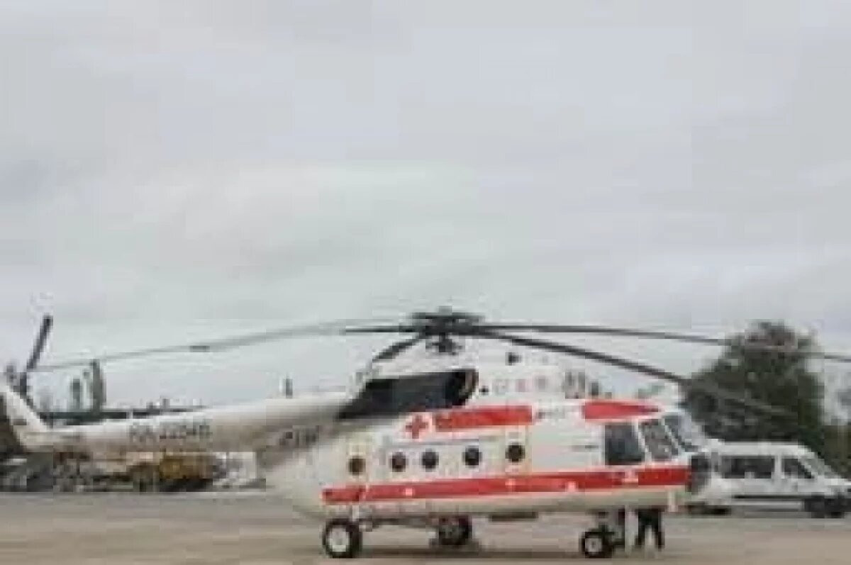    Двоих раненых в ДТП с машиной Росгвардии вертолетом доставили в Махачкалу
