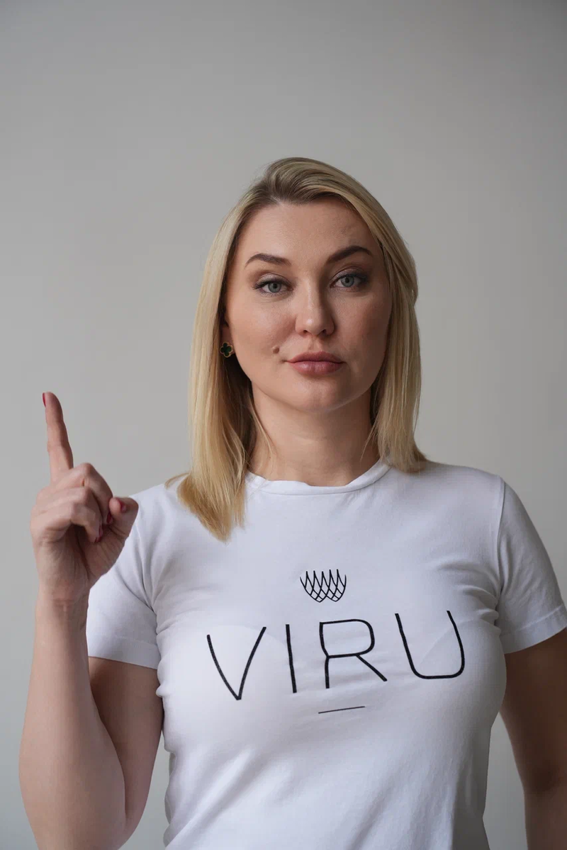 «Нижняя челюсть заблокирована». Как за 2 года исправили сложный дистальный прикус элайнерами без операции