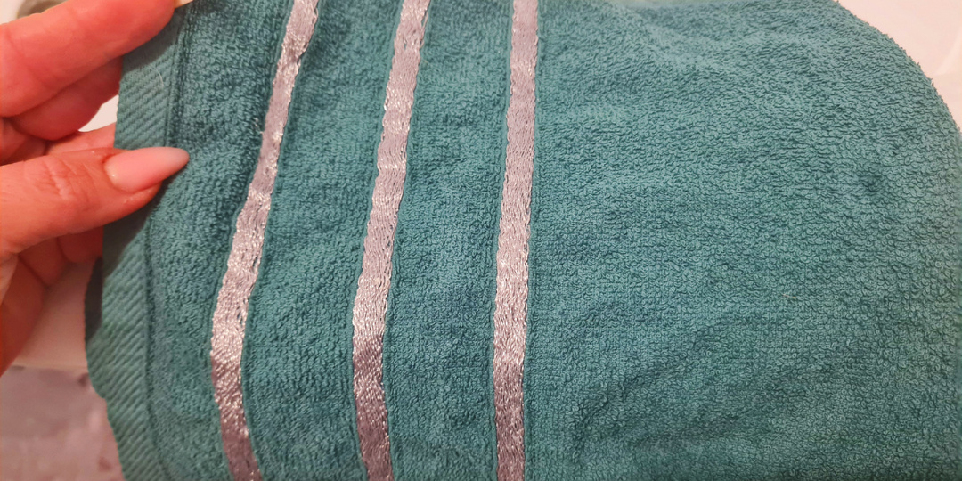 На свой страх и риск тестирую новинку — салфетки для стирки, "ловушки цвета". Если подведут — испорчу вещи..