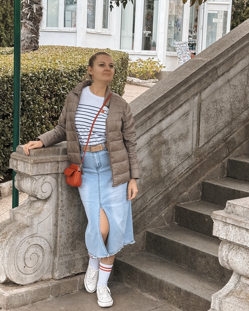 Всем привет! Я Валерия - хозяйка этого блога. Мой канал о домашнем уюте, рукоделии и жизни просто семьи в Санкт-Петербурге. А сейчас мы путешествуем с друзьями по Крыму и я пишу об этом.