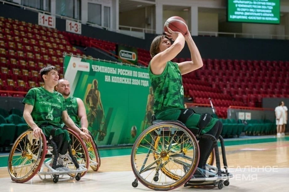    Василий Кочетков на бросковой позиции. Реальное время / realnoevremya.ru