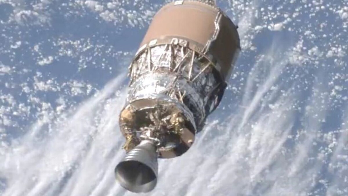 Исследователи выяснили, какие объекты следует убрать с орбиты, чтобы предотвратить мегастолкновения - визуализация верхней ступени японской ракеты H-IIA. Фото: Astroscale