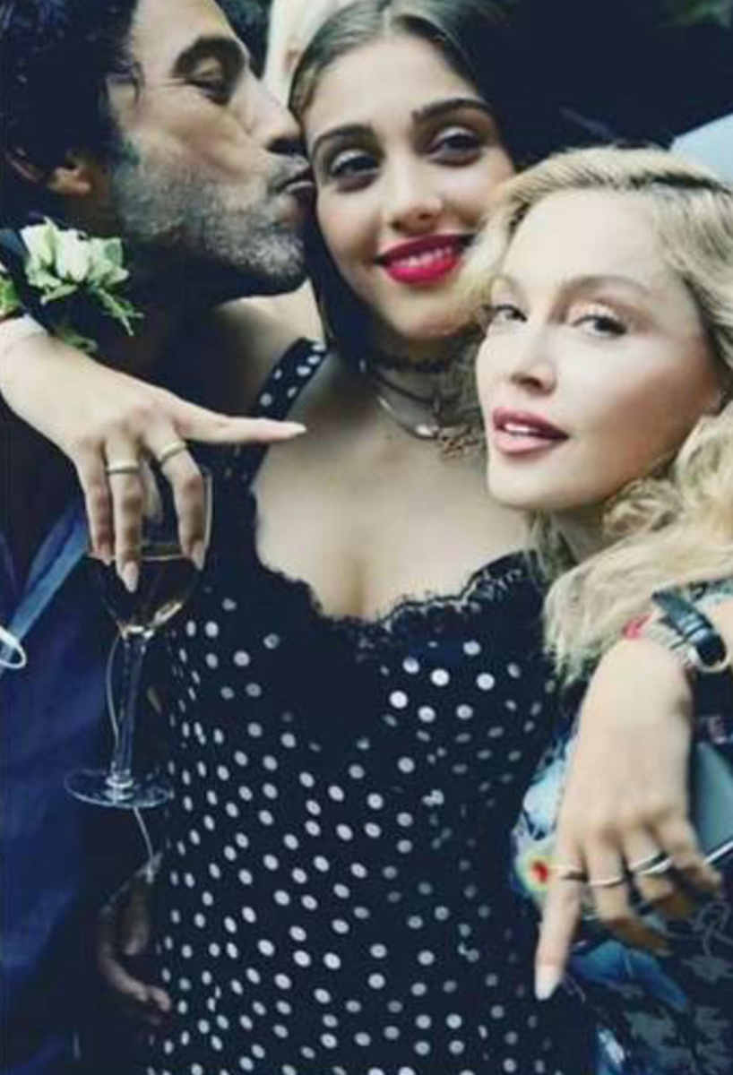     Мадонна с дочерью. Фото: Инстаграм (запрещён в РФ) @madonna