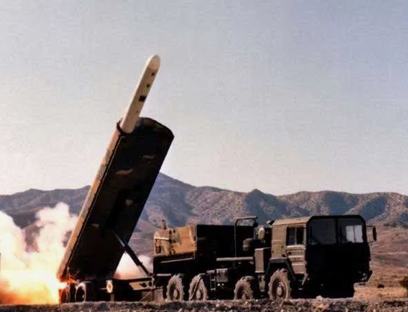 Первым носителем "Томагавков" стал сухопутный комплекс BGM-109G Gryphon. Из-за их размещения в Европе в середине 80-х чуть не началась Третья Мировая война. Фото Армия США