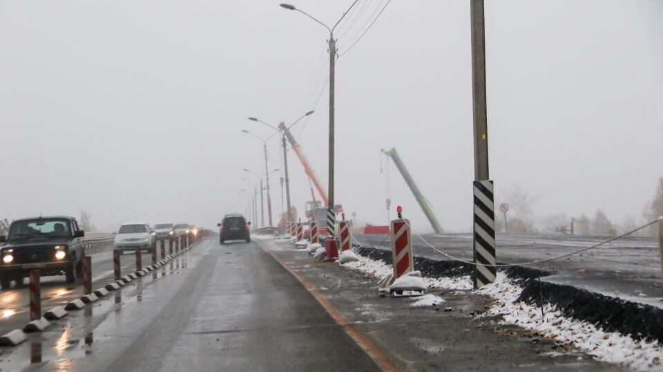   Капитальный ремонт путепровода на Павловском тракте в Барнауле. Октябрь 2025 года. Источник: Виталий Барабаш/"Толк"