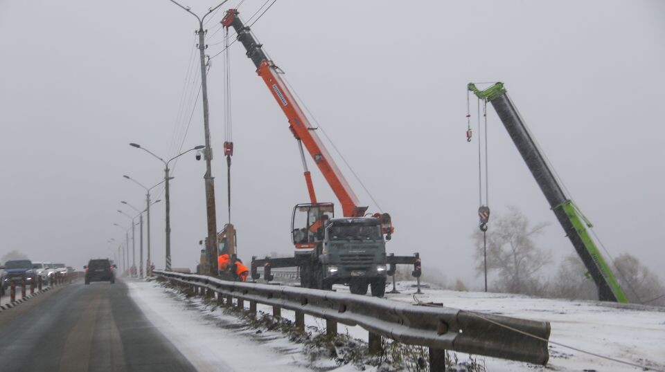    Капитальный ремонт путепровода на Павловском тракте в Барнауле. Октябрь 2025 года. Источник: Виталий Барабаш/"Толк"