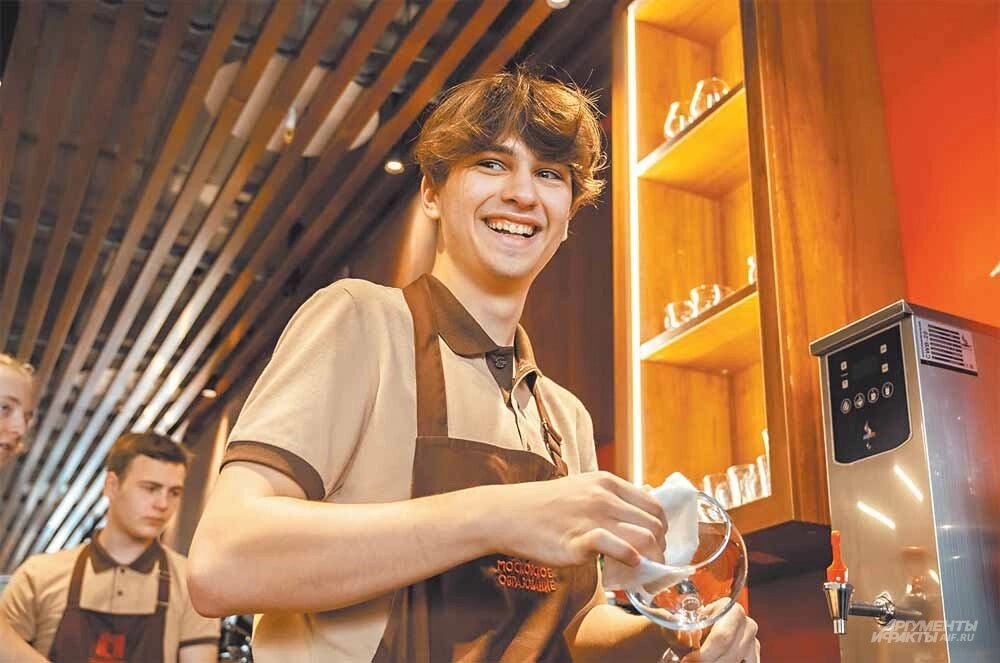    Ученики центра практикуются в реальных условиях. Фото: АиФ/ Юлия Федотова