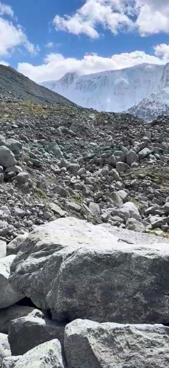 Курум на маршруте к леднику