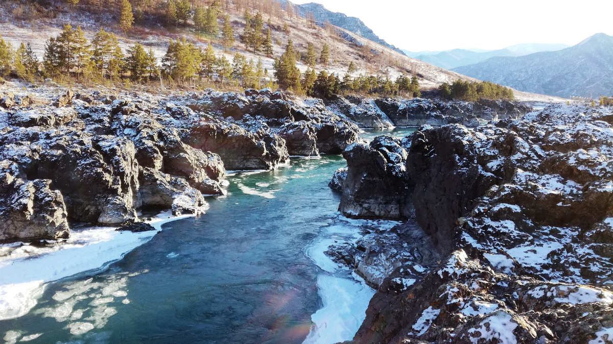 Катунь в ноябре у Ороктойского моста (Фото: Nixe (Bearna Team))