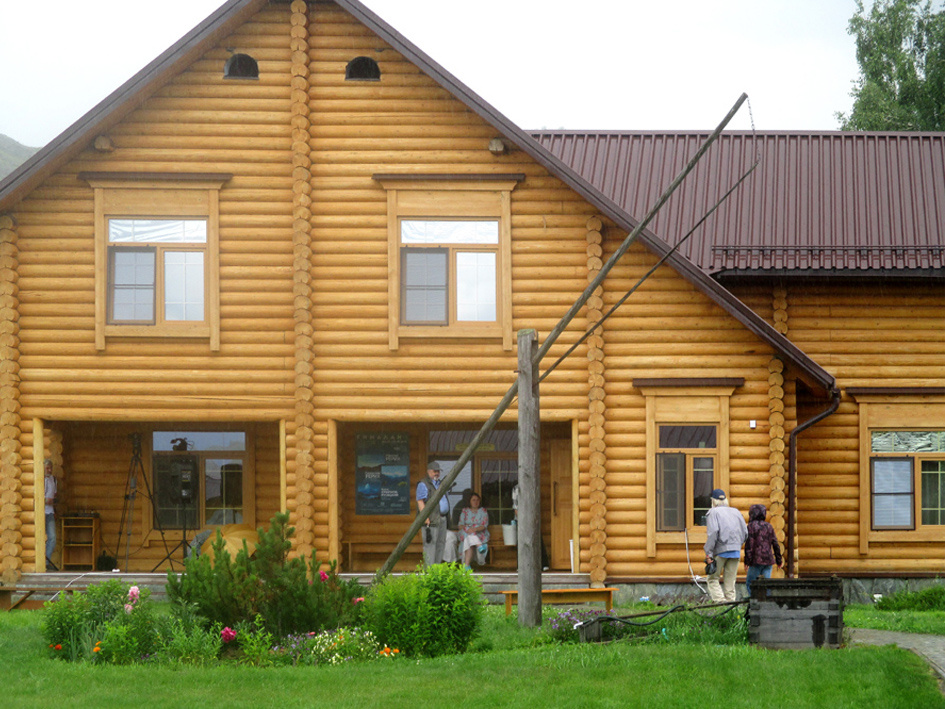 Новый выставочный зал музея рерихов в Верх-Уймоне.