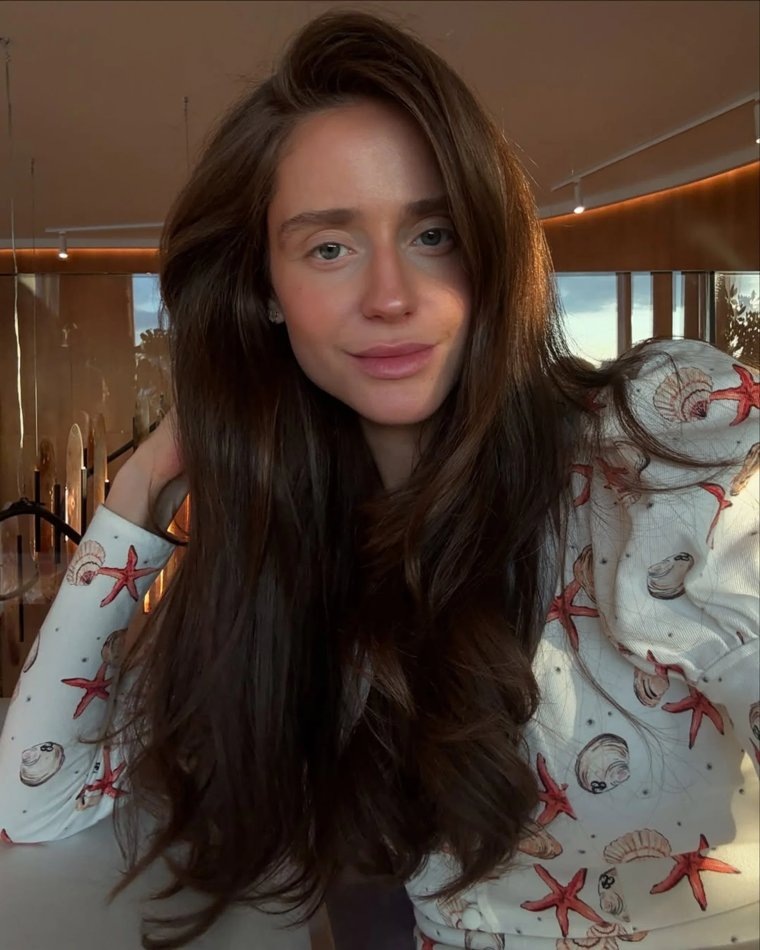     sharova.ksenia в Instagram (принадлежит Meta, признанной экстремистской и запрещенной в России)