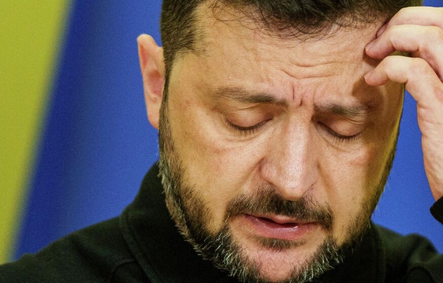    «Полный неудачник» и «жалкий коротышка»: Зачем Зеленский дважды звонил Трампу?