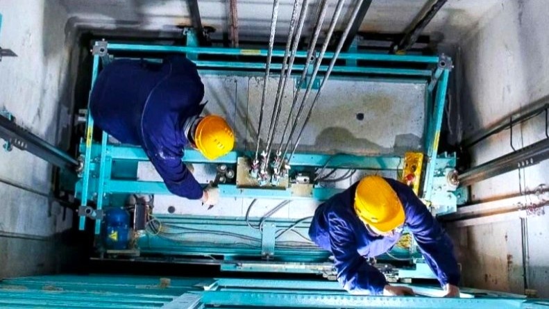    В Югре продолжается масштабная замена лифтов